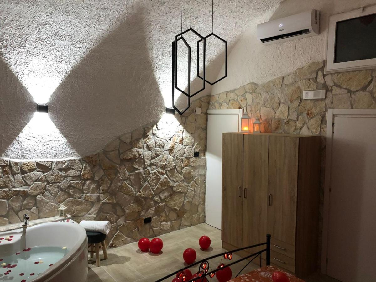 La Pietra Hotel Bari Buitenkant foto